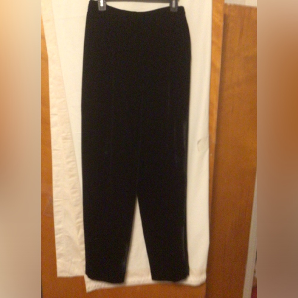 Christian DiorCasual dressy velvet pants for dinner date or social activity 10